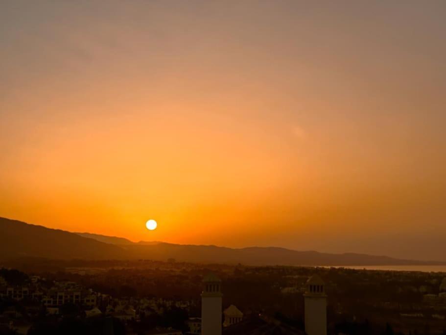 Oceanview Luxury Penthouse Apartment Estepona Exterior photo